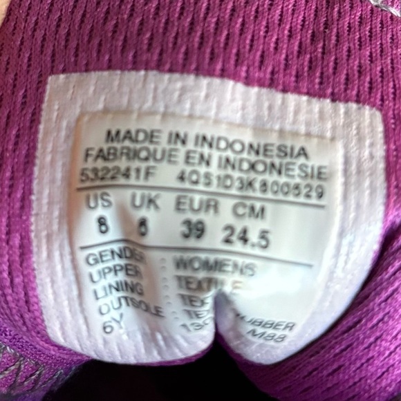 Converse Gray and Fuchsia Low Top Sneakers Size 8 Ladies Gray & Purple Sneakers - Picture 13 of 14